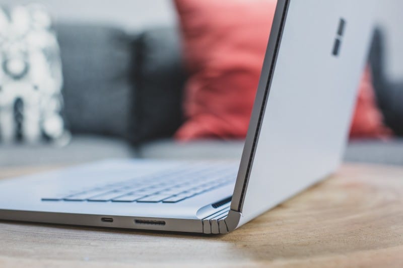 microsoft-surface-3-on-desk.jpg